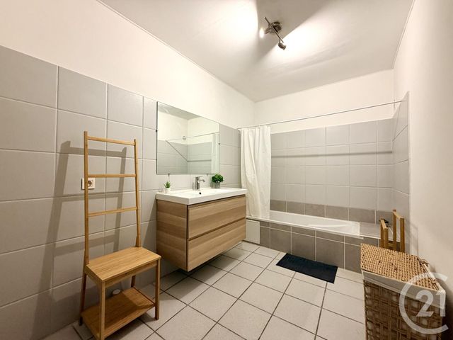 Appartement à vendre - 4 pièces - 102.14 m2 - VAUVERT - 30 - LANGUEDOC-ROUSSILLON - Century 21 Petite Camargue