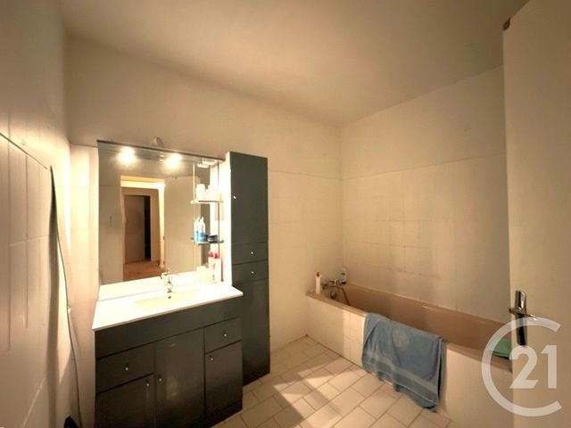 maison à vendre - 5 pièces - 139.09 m2 - VAUVERT - 30 - LANGUEDOC-ROUSSILLON - Century 21 Petite Camargue