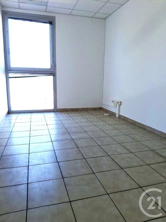 Appartement à vendre - 4 pièces - 69.38 m2 - VAUVERT - 30 - LANGUEDOC-ROUSSILLON - Century 21 Petite Camargue