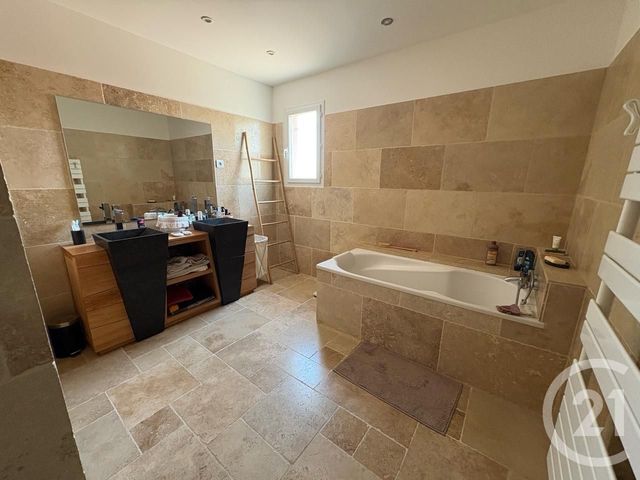 maison à vendre - 6 pièces - 169.08 m2 - ST GILLES - 30 - LANGUEDOC-ROUSSILLON - Century 21 Petite Camargue