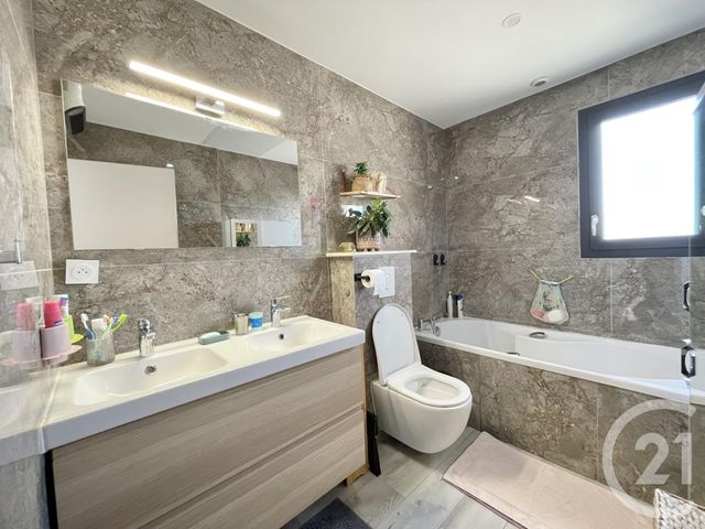 maison à vendre - 6 pièces - 146.29 m2 - VAUVERT - 30 - LANGUEDOC-ROUSSILLON - Century 21 Petite Camargue