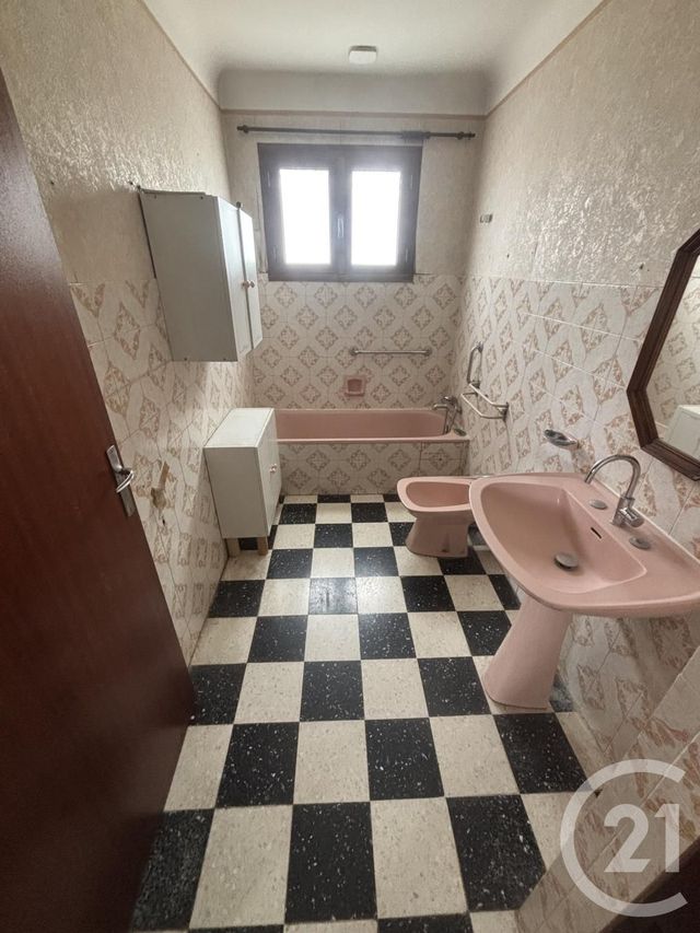 maison à vendre - 5 pièces - 134.0 m2 - VAUVERT - 30 - LANGUEDOC-ROUSSILLON - Century 21 Petite Camargue